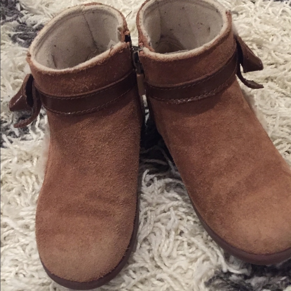 Uggs girls 10